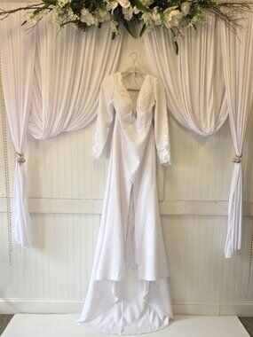NEW White Long Sleeve Deep Illusion V-Neck Train Maxi Gown Wedding Dress Size 16